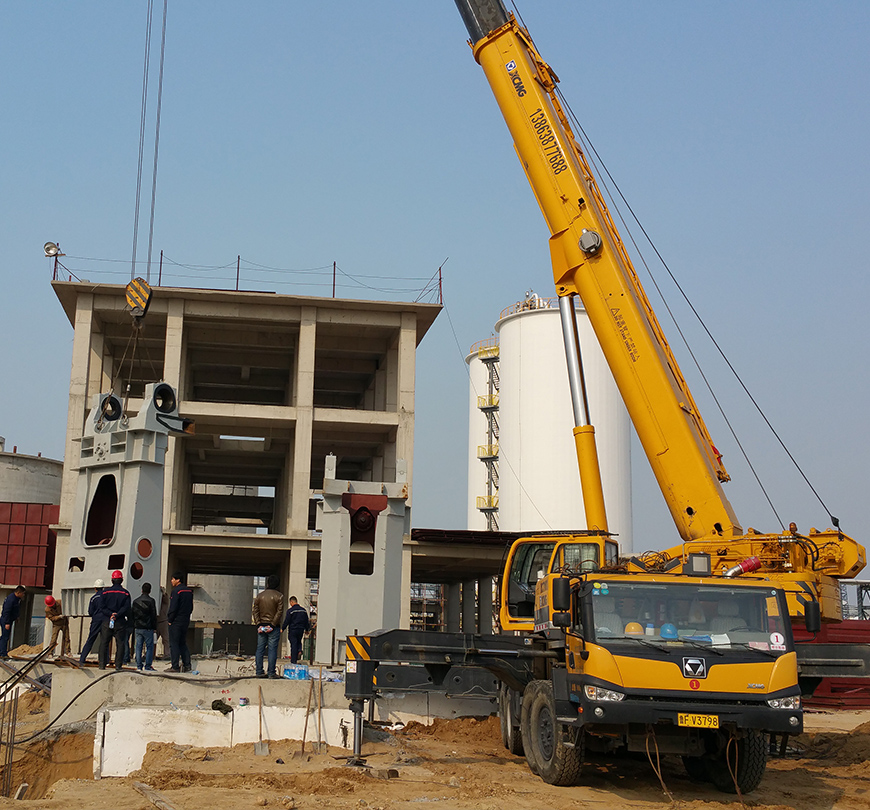 2016年煙臺冀東主塔吊裝